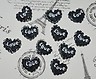 ORECCHINI CUORICINO NERO CON SCRITTA LOVE